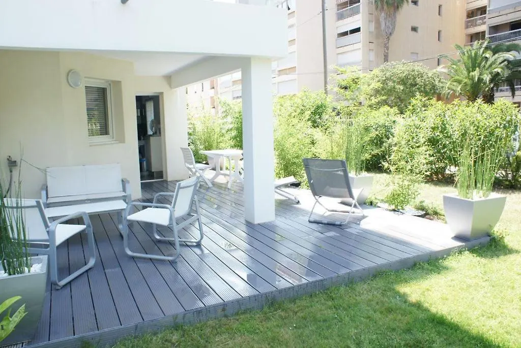 Apartment Studio Contemporain Blue Lagoon 3 Etoiles Hyeres France